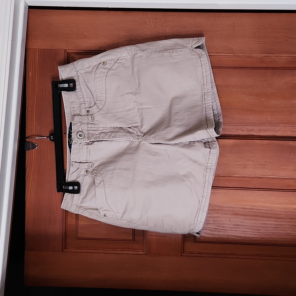 Gloria Vanderbilt shorts